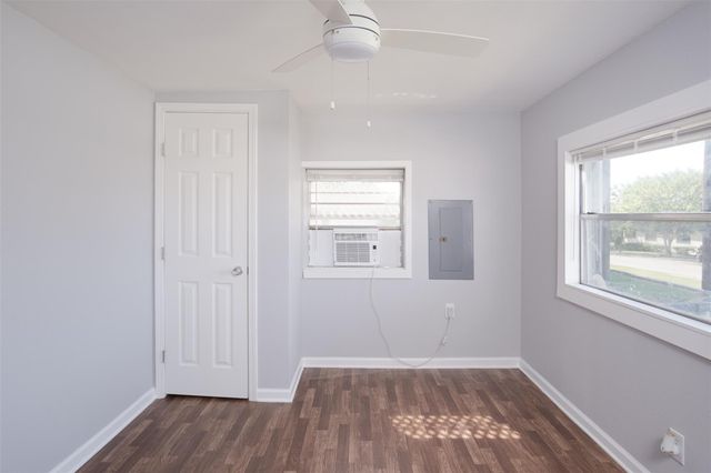 14 W Post Oak Ave, Rogers, TX 76569