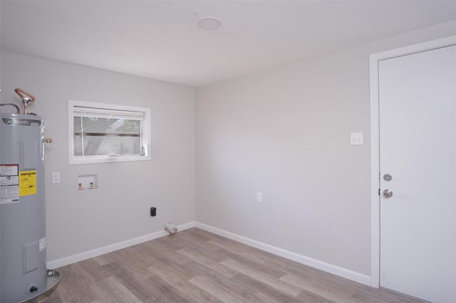 14 W Post Oak Ave, Rogers, TX 76569