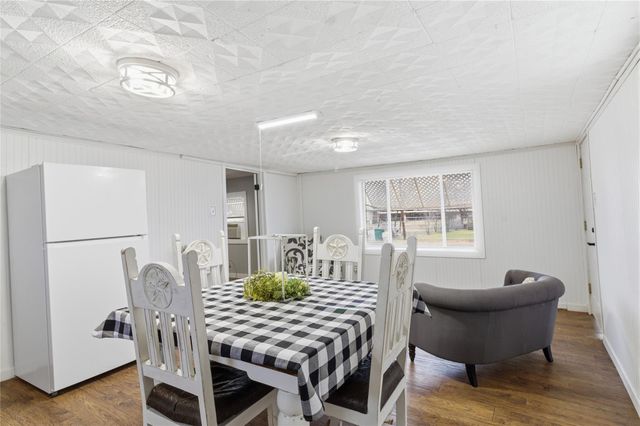 14 W Post Oak Ave, Rogers, TX 76569