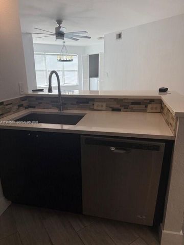 565 Vista Isles Dr 2011, Sunrise, FL 33325