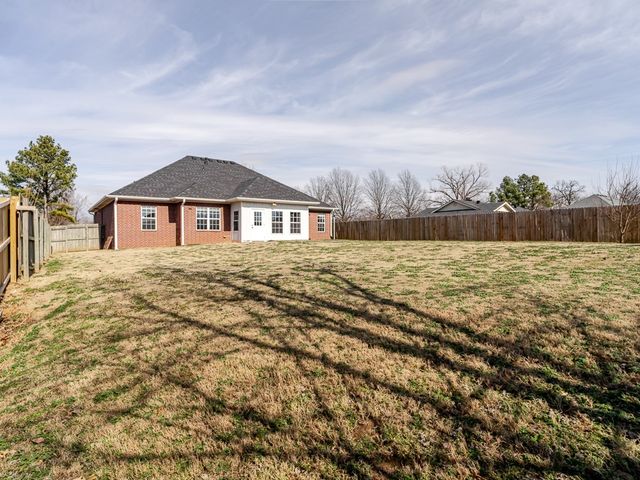 2806 SE 3rd Street, Bentonville, AR 72712