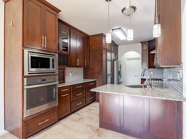 2806 SE 3rd Street, Bentonville, AR 72712