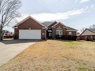 2806 SE 3rd Street, Bentonville, AR 72712