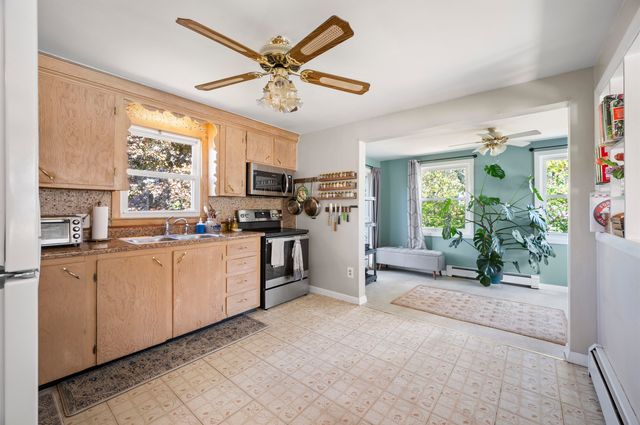 154 Woodbine Avenue, Manchester, NH 03109