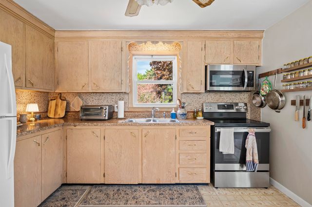 154 Woodbine Avenue, Manchester, NH 03109