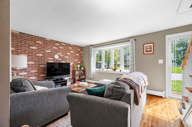 154 Woodbine Avenue, Manchester, NH 03109