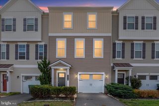 1216 HUDGINS FARM CIR, Fredericksburg, VA 22408