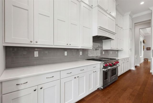 4905 W SPRING LAKE DRIVE, Tampa, FL 33629