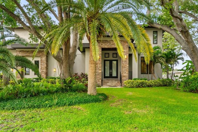4905 W SPRING LAKE DRIVE, Tampa, FL 33629