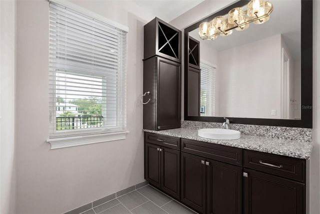 4905 W SPRING LAKE DRIVE, Tampa, FL 33629