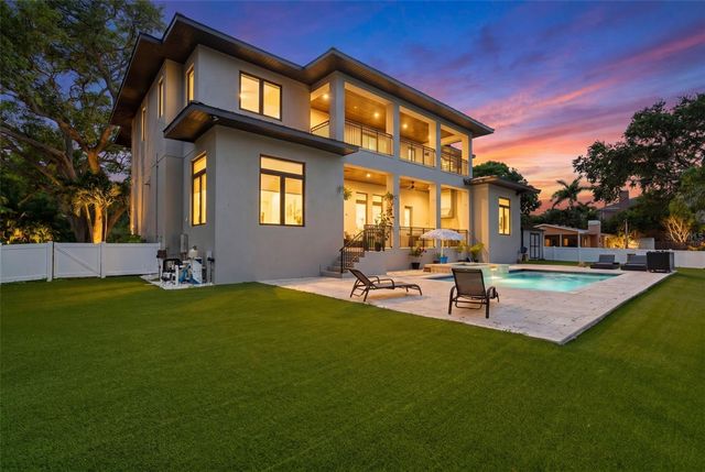 4905 W SPRING LAKE DRIVE, Tampa, FL 33629
