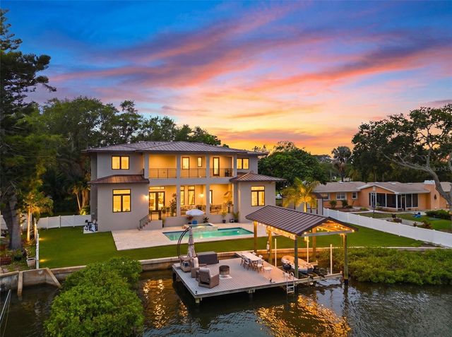 4905 W SPRING LAKE DRIVE, Tampa, FL 33629