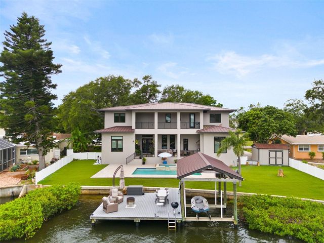 4905 W SPRING LAKE DRIVE, Tampa, FL 33629