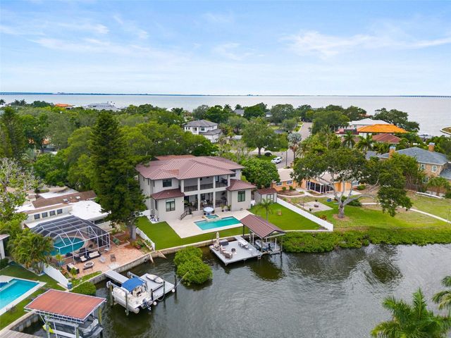 4905 W SPRING LAKE DRIVE, Tampa, FL 33629