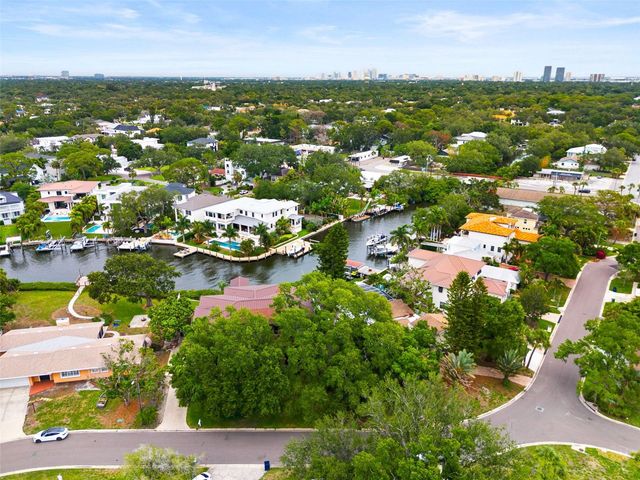 4905 W SPRING LAKE DRIVE, Tampa, FL 33629