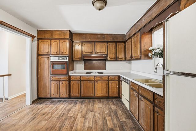 8842 Lake Crest Circle, Chattanooga, TN 37416