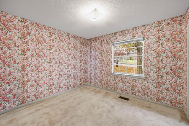 8842 Lake Crest Circle, Chattanooga, TN 37416