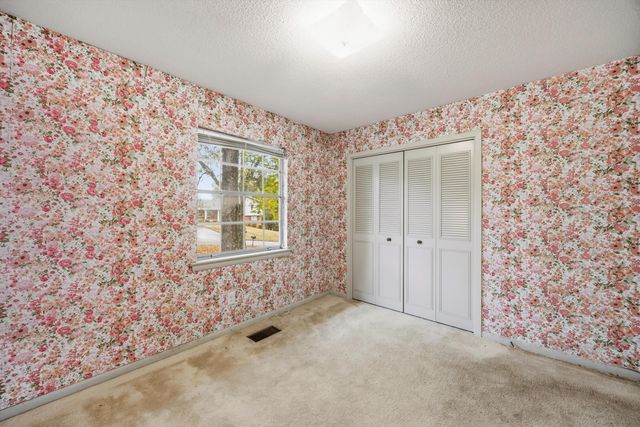 8842 Lake Crest Circle, Chattanooga, TN 37416