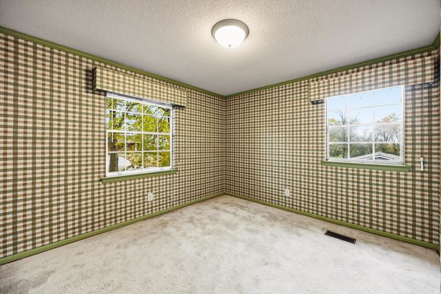 8842 Lake Crest Circle, Chattanooga, TN 37416