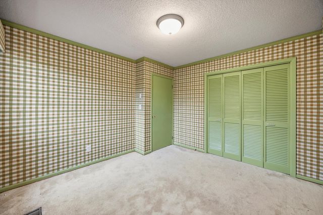 8842 Lake Crest Circle, Chattanooga, TN 37416