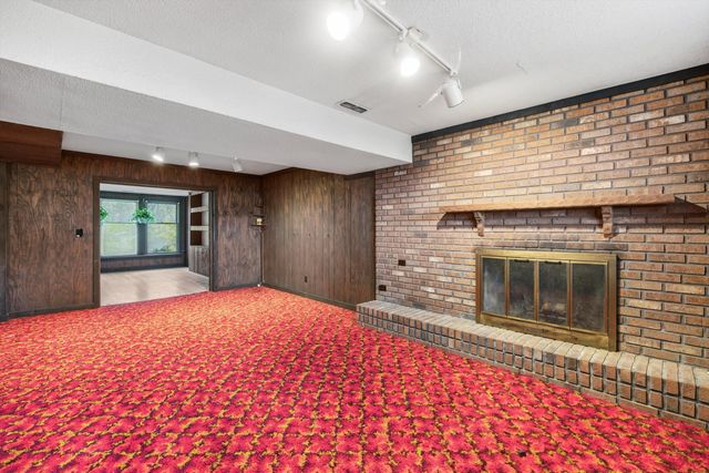 8842 Lake Crest Circle, Chattanooga, TN 37416