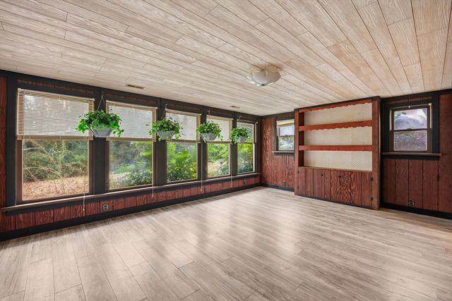 8842 Lake Crest Circle, Chattanooga, TN 37416