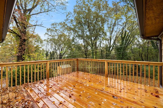 8842 Lake Crest Circle, Chattanooga, TN 37416