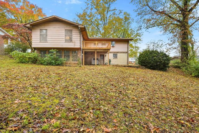 8842 Lake Crest Circle, Chattanooga, TN 37416