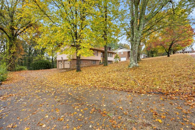 8842 Lake Crest Circle, Chattanooga, TN 37416