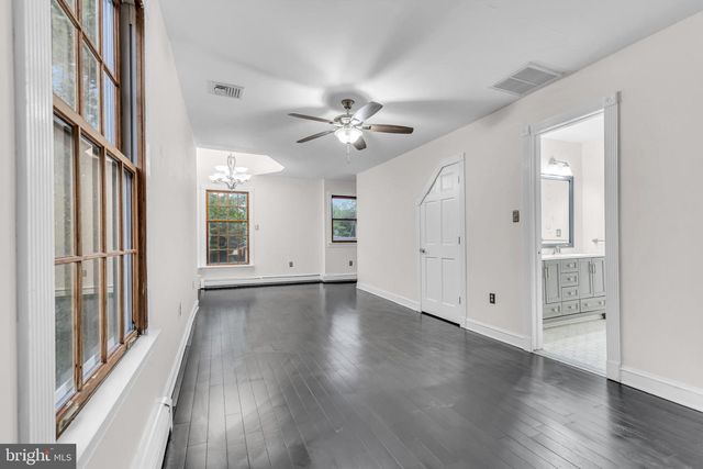 19 CENTER ST, Barnegat, NJ 08005