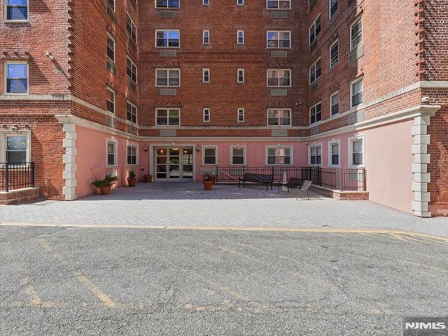 70 Munn Avenue 413, East Orange, NJ 07018