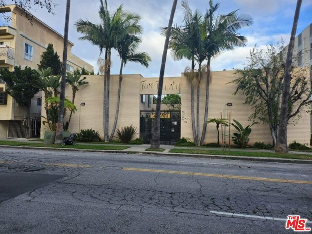 530 S Normandie Avenue 16, Los Angeles, CA 90020