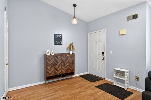 68 Westchester Ter, Clinton Twp., NJ 08801