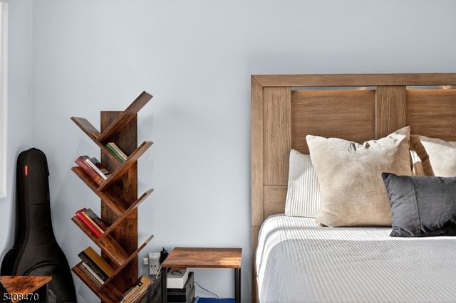 68 Westchester Ter, Clinton Twp., NJ 08801