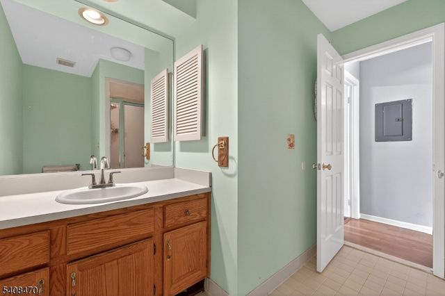 68 Westchester Ter, Clinton Twp., NJ 08801