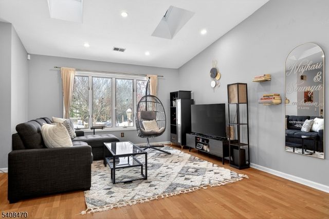 68 Westchester Ter, Clinton Twp., NJ 08801