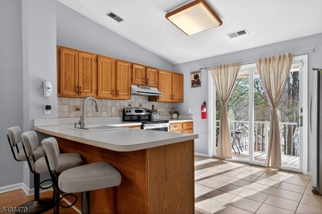 68 Westchester Ter, Clinton Twp., NJ 08801