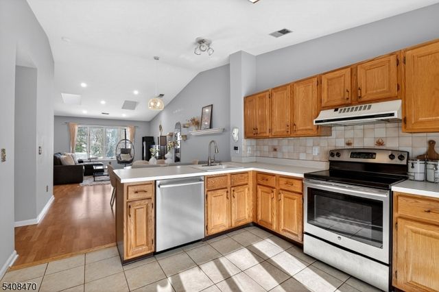 68 Westchester Ter, Clinton Twp., NJ 08801