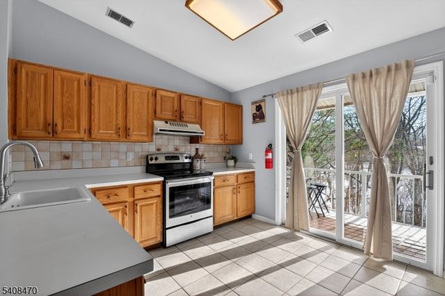 68 Westchester Ter, Clinton Twp., NJ 08801