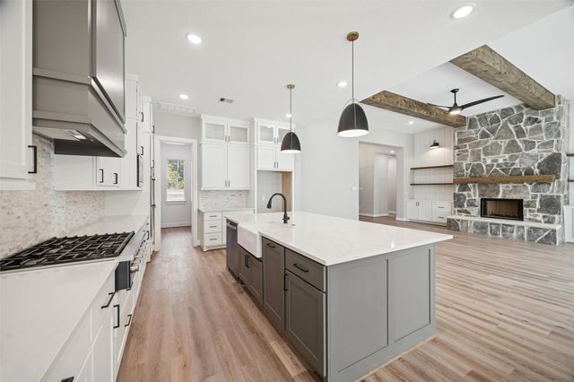 9516 Cedar Bend, Plantersville, TX 77363