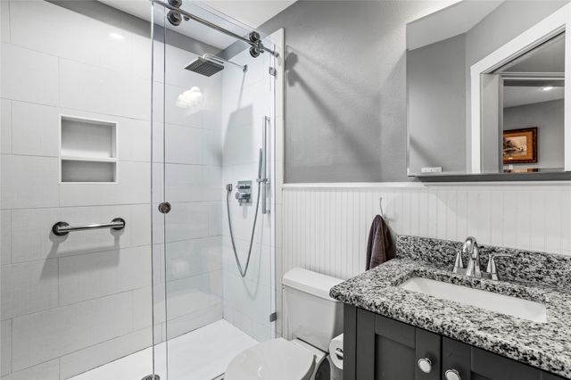 72 Raintree Road, Bells, TX 75414