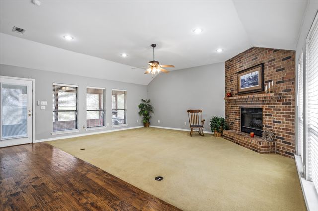 72 Raintree Road, Bells, TX 75414