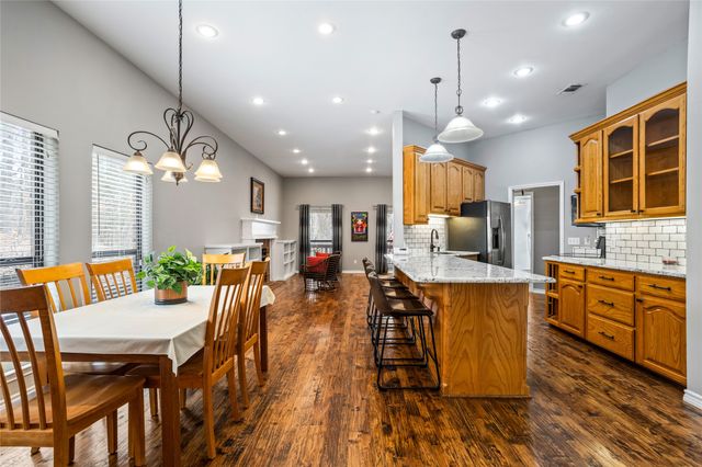 72 Raintree Road, Bells, TX 75414