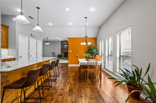 72 Raintree Road, Bells, TX 75414