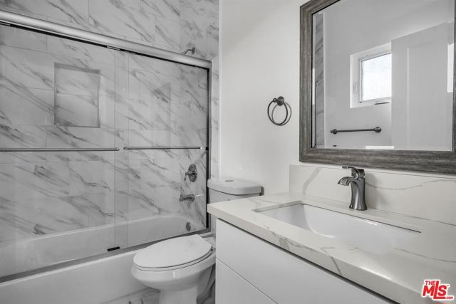 4703 Saturn Street, Los Angeles, CA 90019
