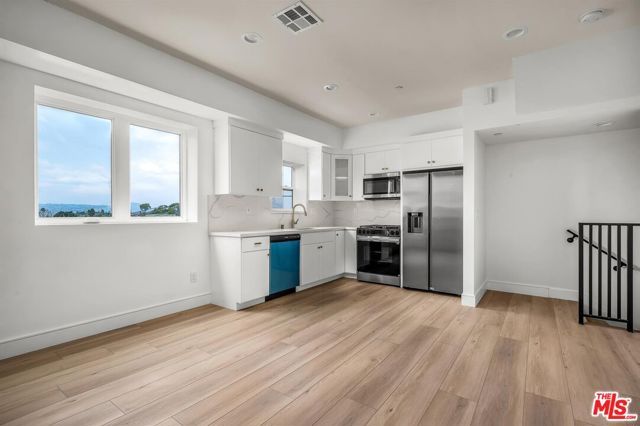 4703 Saturn Street, Los Angeles, CA 90019