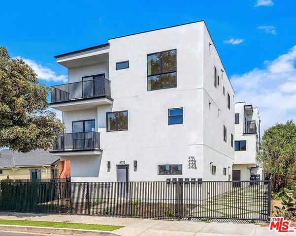4703 Saturn Street, Los Angeles, CA 90019