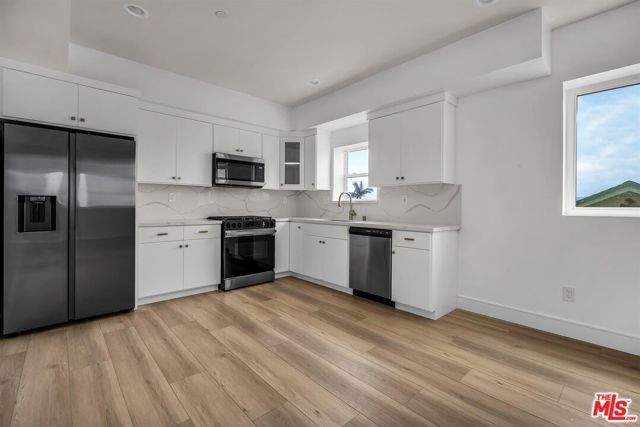 4703 Saturn Street, Los Angeles, CA 90019
