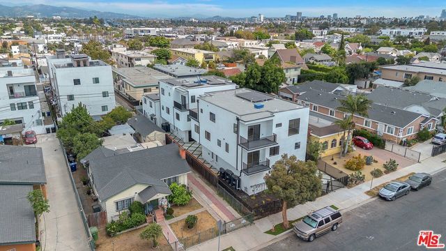 4703 Saturn Street, Los Angeles, CA 90019