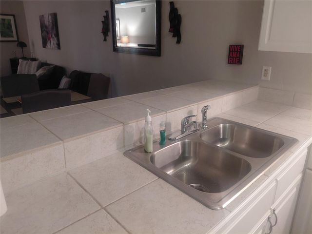 85 SE 16TH AVENUE F302, Gainesville, FL 32601